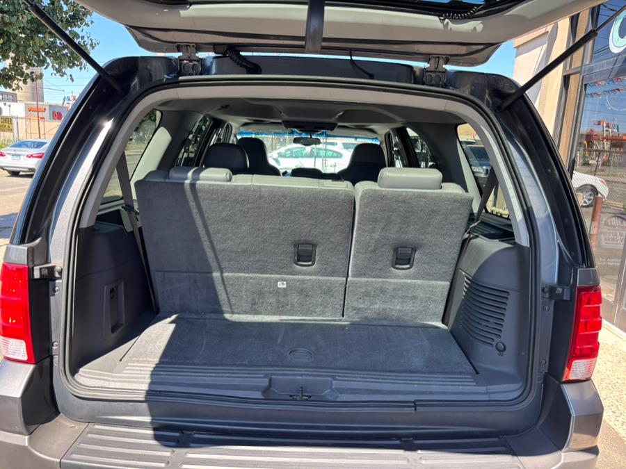 2004 Ford Expedition 4.6L XLT Sport 4WD, available for sale in New haven, Connecticut | Wilson Maturo Motors. New haven, Connecticut 2004 Ford Expedition 4.6L XLT Sport 4WD, available for sale in New haven, Connecticut | Wilson Maturo Motors. New haven, Connecticut