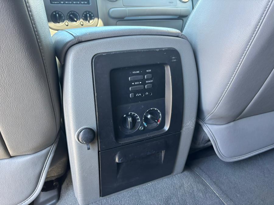 2004 Ford Expedition 4.6L XLT Sport 4WD, available for sale in New haven, Connecticut | Wilson Maturo Motors. New haven, Connecticut 2004 Ford Expedition 4.6L XLT Sport 4WD, available for sale in New haven, Connecticut | Wilson Maturo Motors. New haven, Connecticut