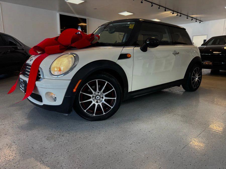 2009 Mini Hardtop Cooper Hatchback 2D, available for sale in Santa Ana, California | K&T Motor LLC. Santa Ana, California 2009 Mini Hardtop Cooper Hatchback 2D, available for sale in Santa Ana, California | K&T Motor LLC. Santa Ana, California