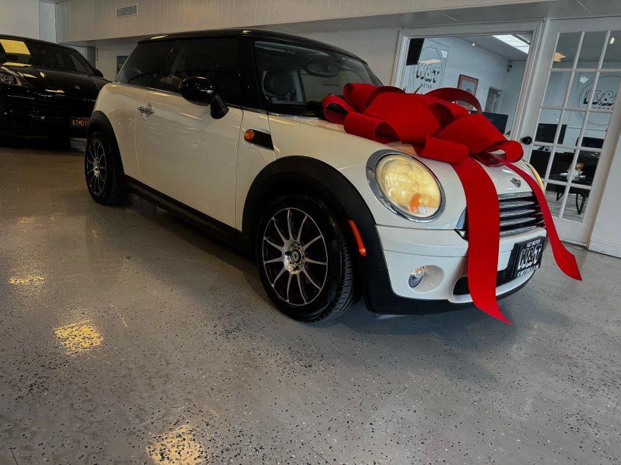 2009 Mini Hardtop Cooper Hatchback 2D, available for sale in Santa Ana, California | K&T Motor LLC. Santa Ana, California 2009 Mini Hardtop Cooper Hatchback 2D, available for sale in Santa Ana, California | K&T Motor LLC. Santa Ana, California