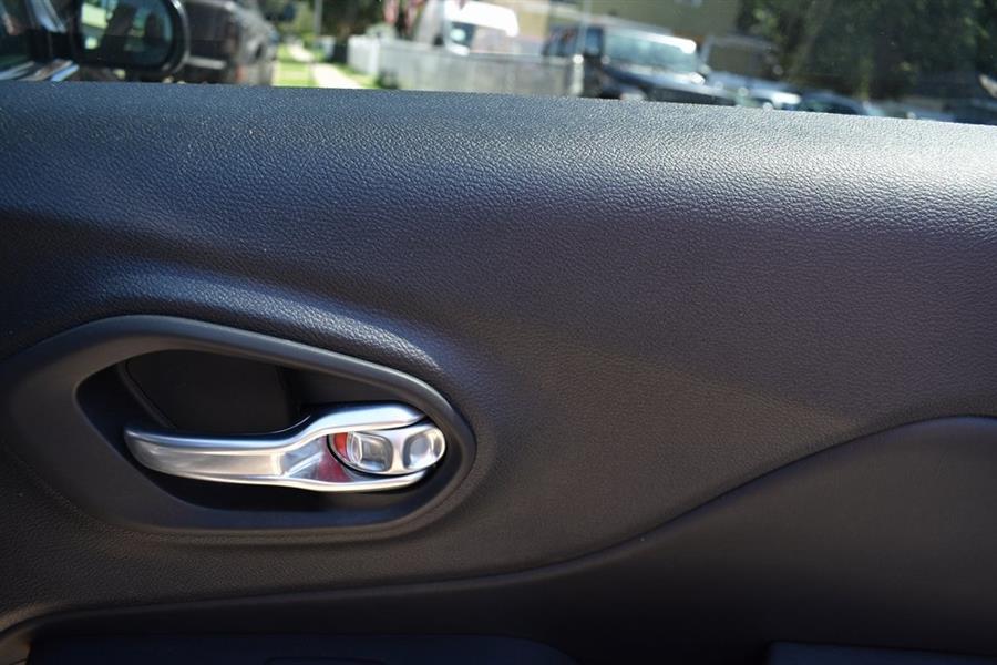 2022 Jeep Cherokee Limited, available for sale in Hempstead, New York | Certified Automotive Group. Hempstead, New York 2022 Jeep Cherokee Limited, available for sale in Hempstead, New York | Certified Automotive Group. Hempstead, New York