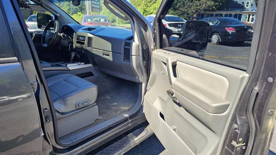 2007 Nissan Titan LE 4dr Crew Cab 4WD SB, available for sale in Wolcott, New York | Auto Hunter CNY. Wolcott, New York 2007 Nissan Titan LE 4dr Crew Cab 4WD SB, available for sale in Wolcott, New York | Auto Hunter CNY. Wolcott, New York