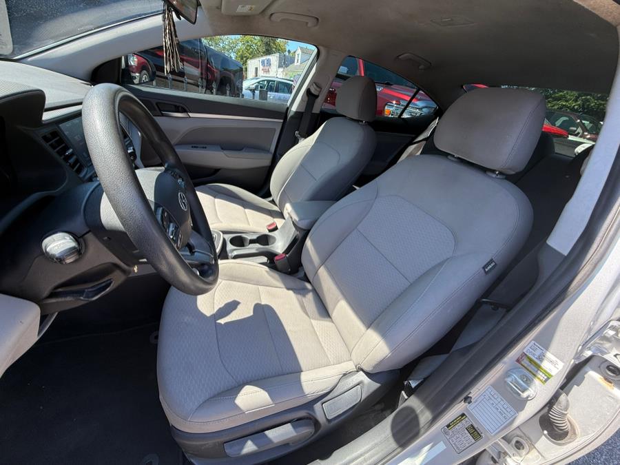 2019 Hyundai Elantra SEL 2.0L Auto, available for sale in Huntington Station, New York | Huntington Auto Mall. Huntington Station, New York 2019 Hyundai Elantra SEL 2.0L Auto, available for sale in Huntington Station, New York | Huntington Auto Mall. Huntington Station, New York