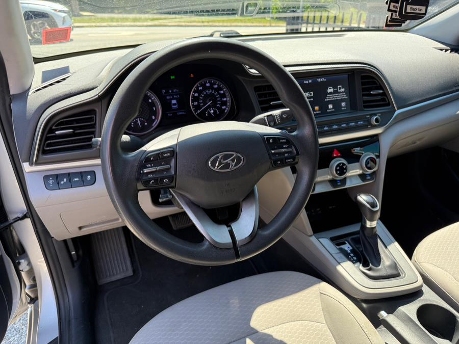 2019 Hyundai Elantra SEL 2.0L Auto, available for sale in Huntington Station, New York | Huntington Auto Mall. Huntington Station, New York 2019 Hyundai Elantra SEL 2.0L Auto, available for sale in Huntington Station, New York | Huntington Auto Mall. Huntington Station, New York