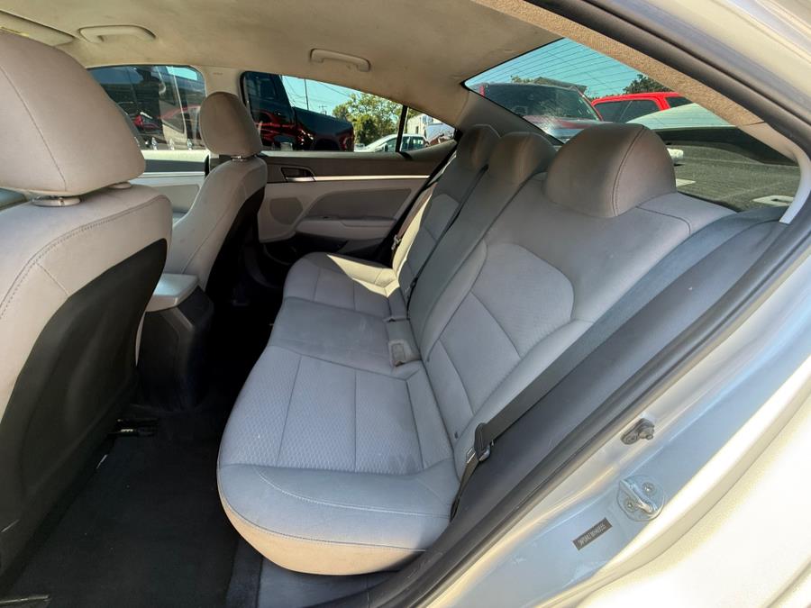 2019 Hyundai Elantra SEL 2.0L Auto, available for sale in Huntington Station, New York | Huntington Auto Mall. Huntington Station, New York 2019 Hyundai Elantra SEL 2.0L Auto, available for sale in Huntington Station, New York | Huntington Auto Mall. Huntington Station, New York