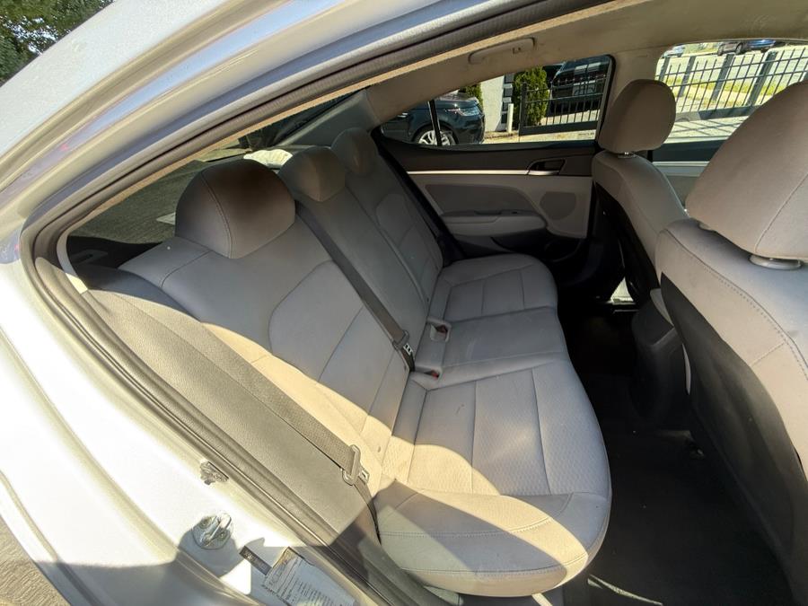2019 Hyundai Elantra SEL 2.0L Auto, available for sale in Huntington Station, New York | Huntington Auto Mall. Huntington Station, New York 2019 Hyundai Elantra SEL 2.0L Auto, available for sale in Huntington Station, New York | Huntington Auto Mall. Huntington Station, New York
