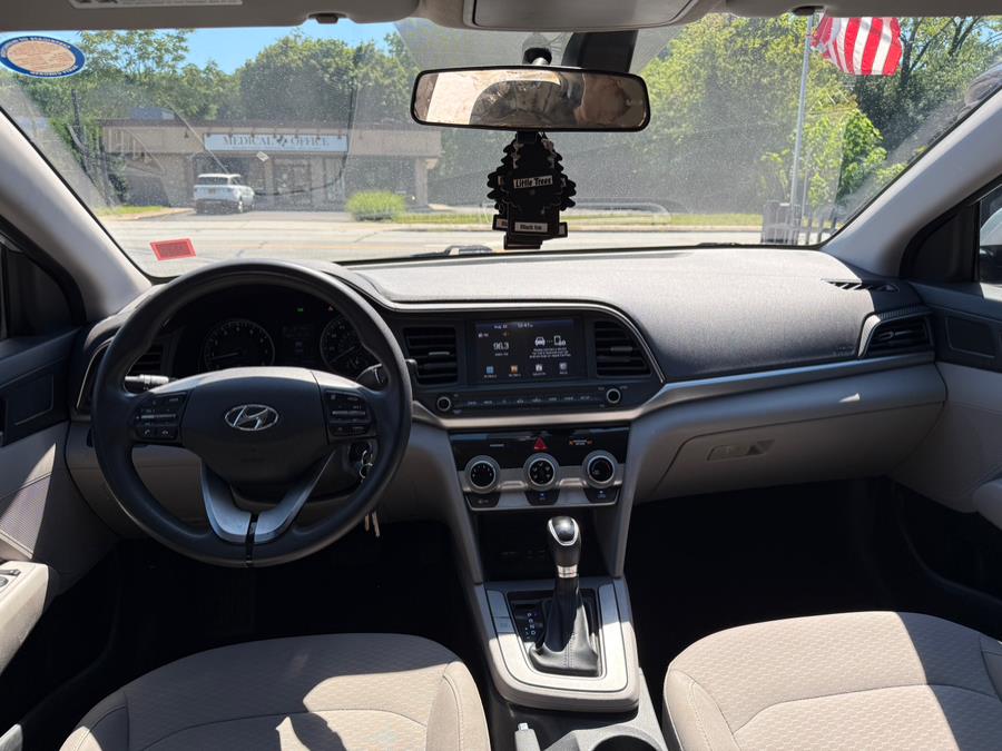 2019 Hyundai Elantra SEL 2.0L Auto, available for sale in Huntington Station, New York | Huntington Auto Mall. Huntington Station, New York 2019 Hyundai Elantra SEL 2.0L Auto, available for sale in Huntington Station, New York | Huntington Auto Mall. Huntington Station, New York