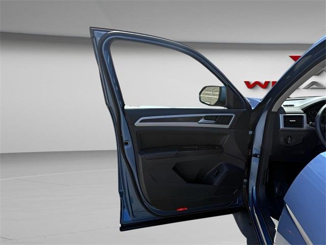 2019 Volkswagen Atlas 3.6L V6 SE, available for sale in Stratford, Connecticut | Wiz Leasing Inc. Stratford, Connecticut 2019 Volkswagen Atlas 3.6L V6 SE, available for sale in Stratford, Connecticut | Wiz Leasing Inc. Stratford, Connecticut
