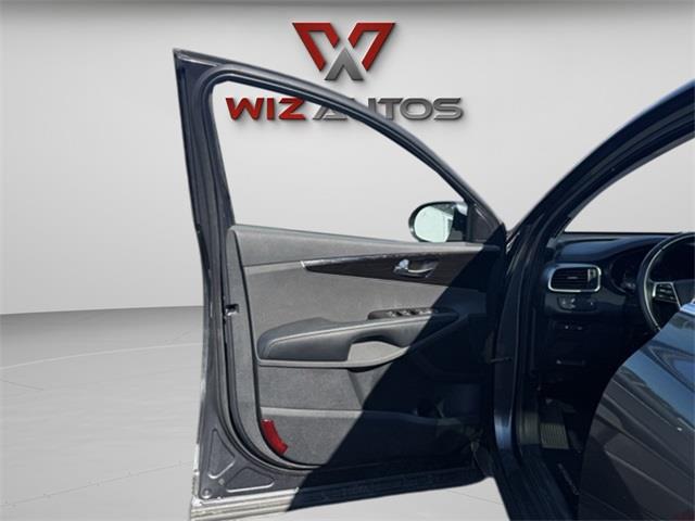 2020 Kia Sorento EX, available for sale in Stratford, Connecticut | Wiz Leasing Inc. Stratford, Connecticut 2020 Kia Sorento EX, available for sale in Stratford, Connecticut | Wiz Leasing Inc. Stratford, Connecticut