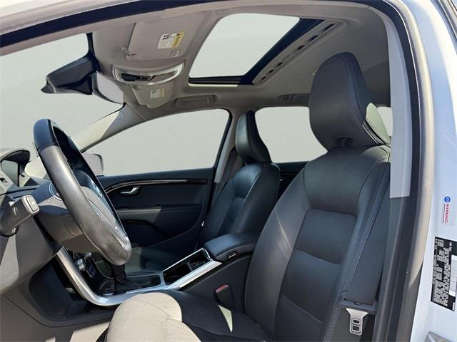 2016 Volvo XC70 T5 photo 8