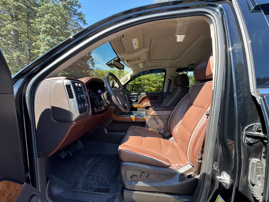 2017 Chevrolet Silverado 1500 4WD Crew Cab 143.5" High Country, available for sale in Waterbury, Connecticut | Platinum Auto Care. Waterbury, Connecticut 2017 Chevrolet Silverado 1500 4WD Crew Cab 143.5" High Country, available for sale in Waterbury, Connecticut | Platinum Auto Care. Waterbury, Connecticut