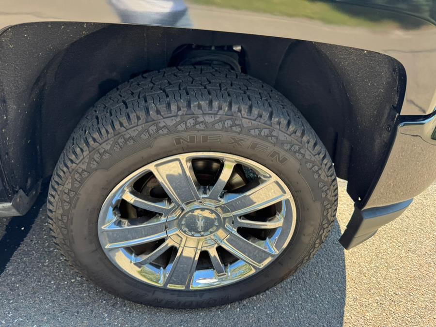 2017 Chevrolet Silverado 1500 4WD Crew Cab 143.5" High Country, available for sale in Waterbury, Connecticut | Platinum Auto Care. Waterbury, Connecticut 2017 Chevrolet Silverado 1500 4WD Crew Cab 143.5" High Country, available for sale in Waterbury, Connecticut | Platinum Auto Care. Waterbury, Connecticut