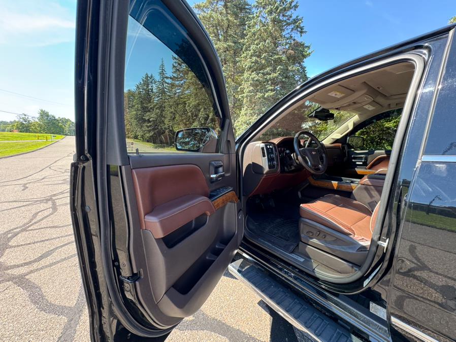 2017 Chevrolet Silverado 1500 4WD Crew Cab 143.5" High Country, available for sale in Waterbury, Connecticut | Platinum Auto Care. Waterbury, Connecticut 2017 Chevrolet Silverado 1500 4WD Crew Cab 143.5" High Country, available for sale in Waterbury, Connecticut | Platinum Auto Care. Waterbury, Connecticut