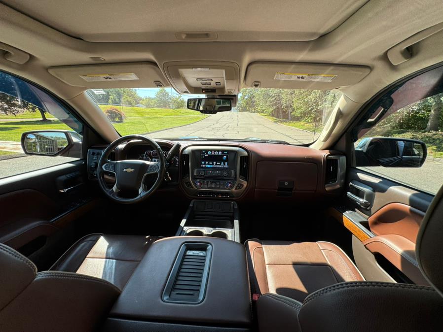 2017 Chevrolet Silverado 1500 4WD Crew Cab 143.5" High Country, available for sale in Waterbury, Connecticut | Platinum Auto Care. Waterbury, Connecticut 2017 Chevrolet Silverado 1500 4WD Crew Cab 143.5" High Country, available for sale in Waterbury, Connecticut | Platinum Auto Care. Waterbury, Connecticut