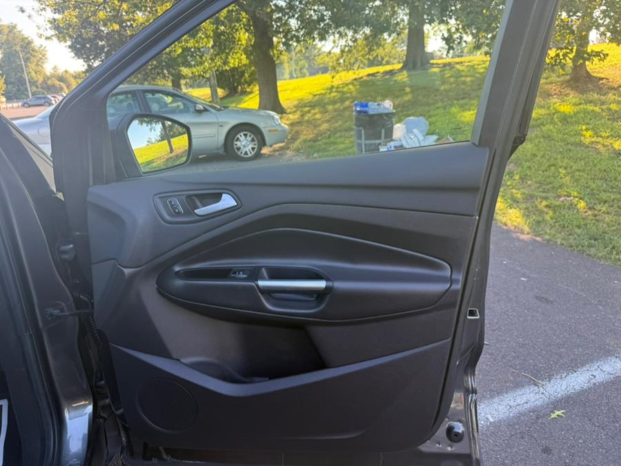 2017 Ford Escape Titanium 4WD, available for sale in Philadelphia, Pennsylvania | Eugen's Auto Sales & Repairs. Philadelphia, Pennsylvania 2017 Ford Escape Titanium 4WD, available for sale in Philadelphia, Pennsylvania | Eugen's Auto Sales & Repairs. Philadelphia, Pennsylvania