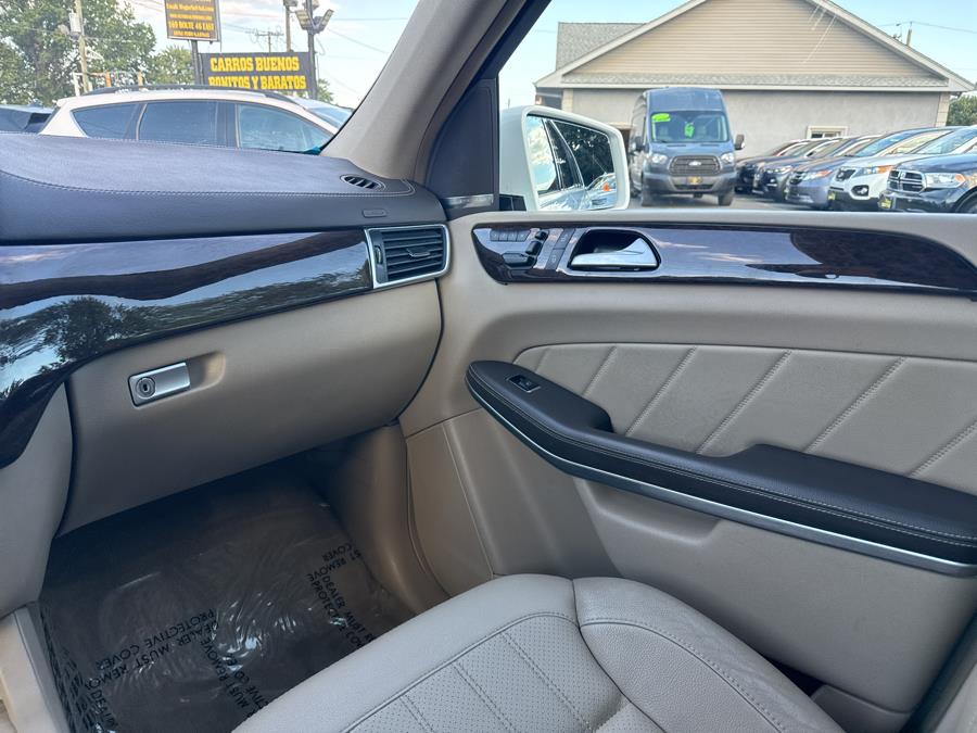 2014 Mercedes-Benz GL-Class 4MATIC 4dr GL 450, available for sale in Little Ferry, New Jersey | Victoria Preowned Autos Inc. Little Ferry, New Jersey 2014 Mercedes-Benz GL-Class 4MATIC 4dr GL 450, available for sale in Little Ferry, New Jersey | Victoria Preowned Autos Inc. Little Ferry, New Jersey