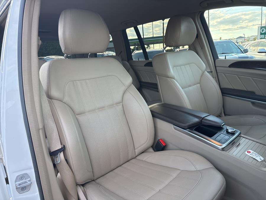 2014 Mercedes-Benz GL-Class 4MATIC 4dr GL 450, available for sale in Little Ferry, New Jersey | Victoria Preowned Autos Inc. Little Ferry, New Jersey 2014 Mercedes-Benz GL-Class 4MATIC 4dr GL 450, available for sale in Little Ferry, New Jersey | Victoria Preowned Autos Inc. Little Ferry, New Jersey