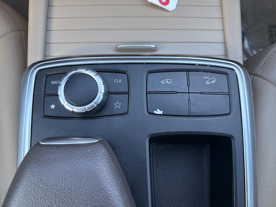 2014 Mercedes-Benz GL-Class 4MATIC 4dr GL 450, available for sale in Little Ferry, New Jersey | Victoria Preowned Autos Inc. Little Ferry, New Jersey 2014 Mercedes-Benz GL-Class 4MATIC 4dr GL 450, available for sale in Little Ferry, New Jersey | Victoria Preowned Autos Inc. Little Ferry, New Jersey