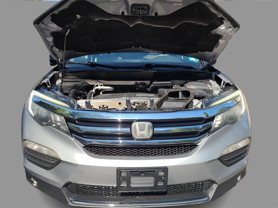 2017 Honda Pilot Touring AWD, available for sale in Canton, Connecticut | Lava Motors. Canton, Connecticut 2017 Honda Pilot Touring AWD, available for sale in Canton, Connecticut | Lava Motors. Canton, Connecticut
