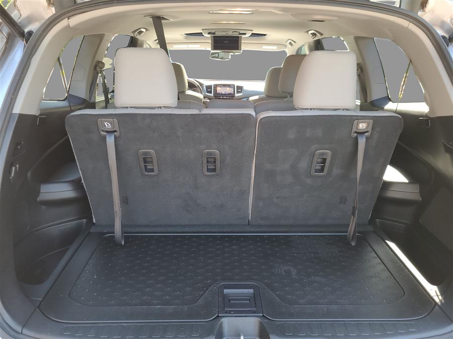 2017 Honda Pilot Touring AWD, available for sale in Canton, Connecticut | Lava Motors. Canton, Connecticut 2017 Honda Pilot Touring AWD, available for sale in Canton, Connecticut | Lava Motors. Canton, Connecticut