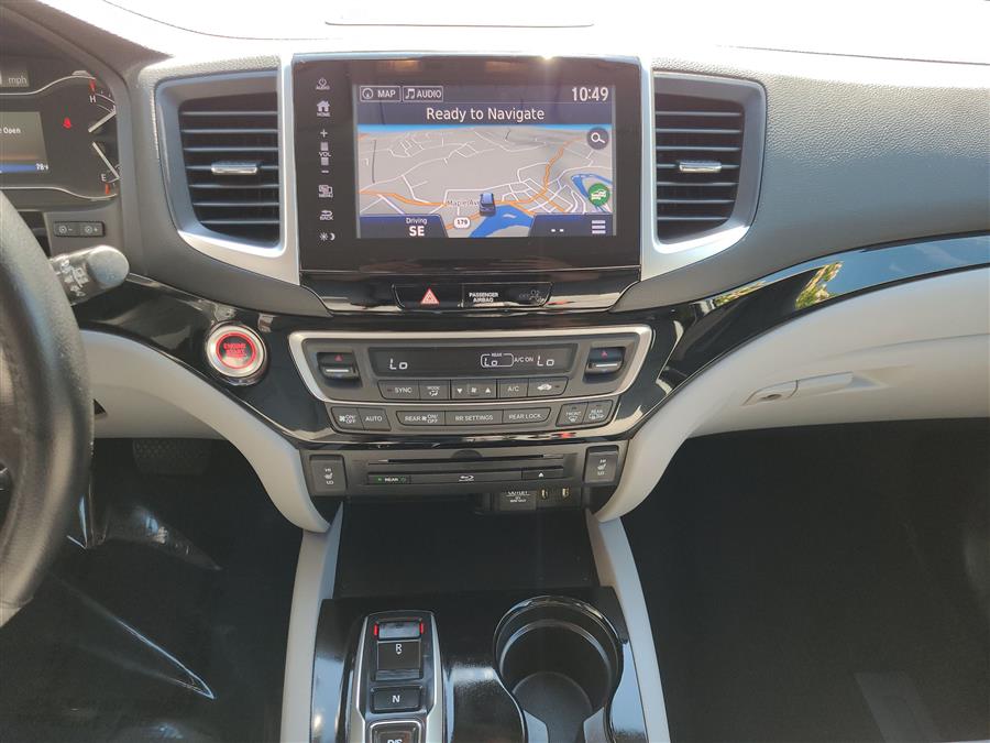 2017 Honda Pilot Touring AWD, available for sale in Canton, Connecticut | Lava Motors. Canton, Connecticut 2017 Honda Pilot Touring AWD, available for sale in Canton, Connecticut | Lava Motors. Canton, Connecticut