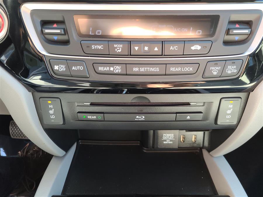 2017 Honda Pilot Touring AWD, available for sale in Canton, Connecticut | Lava Motors. Canton, Connecticut 2017 Honda Pilot Touring AWD, available for sale in Canton, Connecticut | Lava Motors. Canton, Connecticut