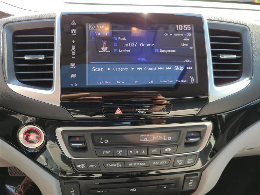 2017 Honda Pilot Touring AWD, available for sale in Canton, Connecticut | Lava Motors. Canton, Connecticut 2017 Honda Pilot Touring AWD, available for sale in Canton, Connecticut | Lava Motors. Canton, Connecticut