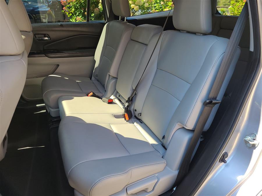 2017 Honda Pilot Touring AWD, available for sale in Canton, Connecticut | Lava Motors. Canton, Connecticut 2017 Honda Pilot Touring AWD, available for sale in Canton, Connecticut | Lava Motors. Canton, Connecticut