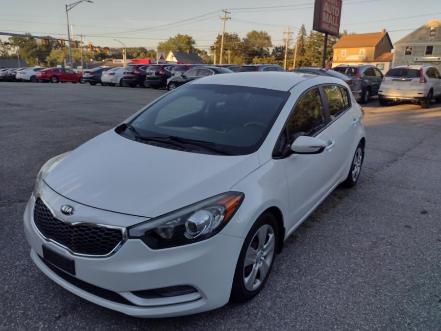Used 2016 Kia Forte 5-Door in Chicopee, Massachusetts | Matts Auto Mall LLC. Chicopee, Massachusetts