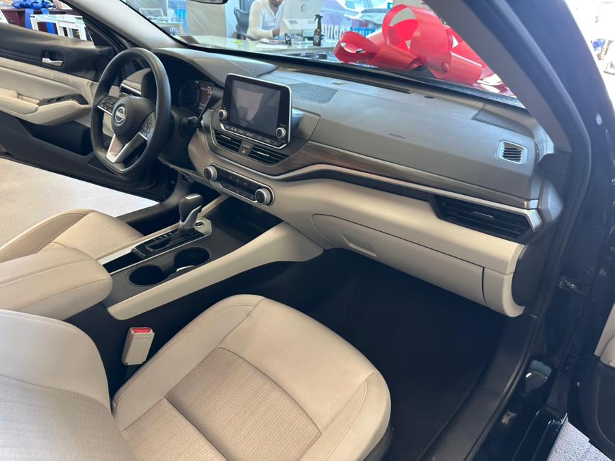 2025 Nissan Altima SV FWD, available for sale in Inwood, New York | 5 Towns Drive. Inwood, New York 2025 Nissan Altima SV FWD, available for sale in Inwood, New York | 5 Towns Drive. Inwood, New York