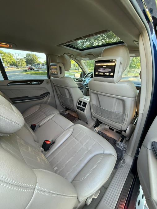 2013 Mercedes-Benz GL-Class 4MATIC 4dr GL 450, available for sale in Springfield, Massachusetts | Auto Globe LLC. Springfield, Massachusetts 2013 Mercedes-Benz GL-Class 4MATIC 4dr GL 450, available for sale in Springfield, Massachusetts | Auto Globe LLC. Springfield, Massachusetts