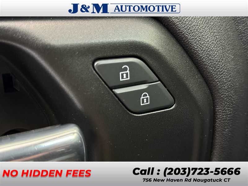 2019 GMC Sierra 1500 , available for sale in Naugatuck, Connecticut | J&M Automotive Sls&Svc LLC. Naugatuck, Connecticut 2019 GMC Sierra 1500 , available for sale in Naugatuck, Connecticut | J&M Automotive Sls&Svc LLC. Naugatuck, Connecticut