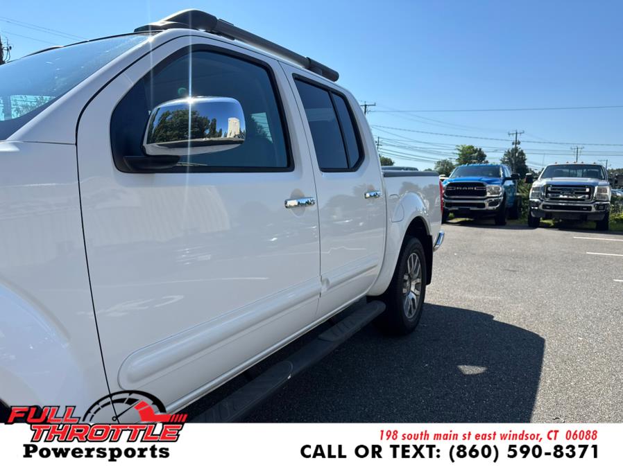 2011 Nissan Frontier 4WD Crew Cab SWB Auto SL, available for sale in East Windsor, Connecticut | Full Throttle Power Sports LLC. East Windsor, Connecticut 2011 Nissan Frontier 4WD Crew Cab SWB Auto SL, available for sale in East Windsor, Connecticut | Full Throttle Power Sports LLC. East Windsor, Connecticut