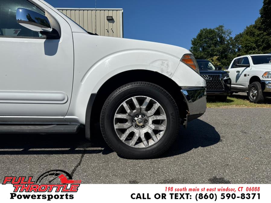 2011 Nissan Frontier 4WD Crew Cab SWB Auto SL, available for sale in East Windsor, Connecticut | Full Throttle Power Sports LLC. East Windsor, Connecticut 2011 Nissan Frontier 4WD Crew Cab SWB Auto SL, available for sale in East Windsor, Connecticut | Full Throttle Power Sports LLC. East Windsor, Connecticut