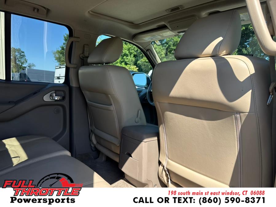 2011 Nissan Frontier 4WD Crew Cab SWB Auto SL, available for sale in East Windsor, Connecticut | Full Throttle Power Sports LLC. East Windsor, Connecticut 2011 Nissan Frontier 4WD Crew Cab SWB Auto SL, available for sale in East Windsor, Connecticut | Full Throttle Power Sports LLC. East Windsor, Connecticut