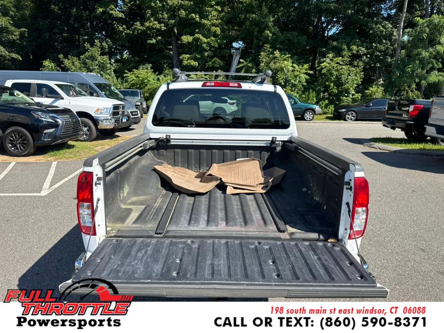2011 Nissan Frontier 4WD Crew Cab SWB Auto SL, available for sale in East Windsor, Connecticut | Full Throttle Power Sports LLC. East Windsor, Connecticut 2011 Nissan Frontier 4WD Crew Cab SWB Auto SL, available for sale in East Windsor, Connecticut | Full Throttle Power Sports LLC. East Windsor, Connecticut