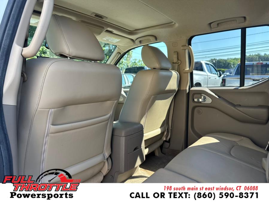 2011 Nissan Frontier 4WD Crew Cab SWB Auto SL, available for sale in East Windsor, Connecticut | Full Throttle Power Sports LLC. East Windsor, Connecticut 2011 Nissan Frontier 4WD Crew Cab SWB Auto SL, available for sale in East Windsor, Connecticut | Full Throttle Power Sports LLC. East Windsor, Connecticut