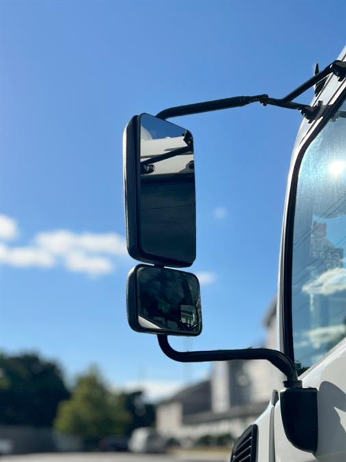 2018 HINO 268A 26 FT MORGAN BOX MAXON LIFTGATE NON CDL, available for sale in Paterson, New Jersey | Speedway Commercial Motors LLC. Paterson, New Jersey 2018 HINO 268A 26 FT MORGAN BOX MAXON LIFTGATE NON CDL, available for sale in Paterson, New Jersey | Speedway Commercial Motors LLC. Paterson, New Jersey