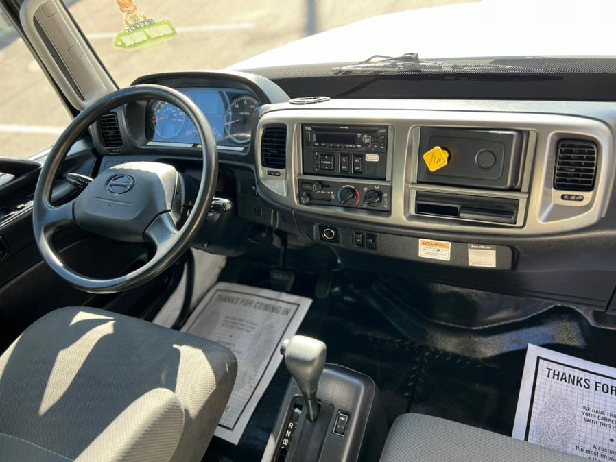 2018 HINO 268A 26 FT MORGAN BOX MAXON LIFTGATE NON CDL, available for sale in Paterson, New Jersey | Speedway Motors LLC. Paterson, New Jersey 2018 HINO 268A 26 FT MORGAN BOX MAXON LIFTGATE NON CDL, available for sale in Paterson, New Jersey | Speedway Motors LLC. Paterson, New Jersey