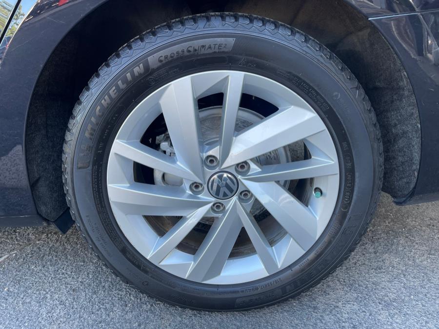 2018 Volkswagen Passat 2.0T SE Auto, available for sale in Bloomfield, Connecticut | AXA Car Sales and Repair LLC. Bloomfield, Connecticut 2018 Volkswagen Passat 2.0T SE Auto, available for sale in Bloomfield, Connecticut | AXA Car Sales and Repair LLC. Bloomfield, Connecticut