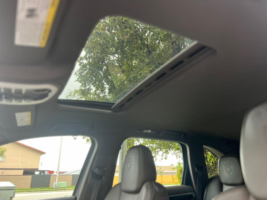 2017 Porsche Cayenne Platinum Edition AWD, available for sale in Hialeah, Florida | The Palm Motors LLC. Hialeah, Florida 2017 Porsche Cayenne Platinum Edition AWD, available for sale in Hialeah, Florida | The Palm Motors LLC. Hialeah, Florida