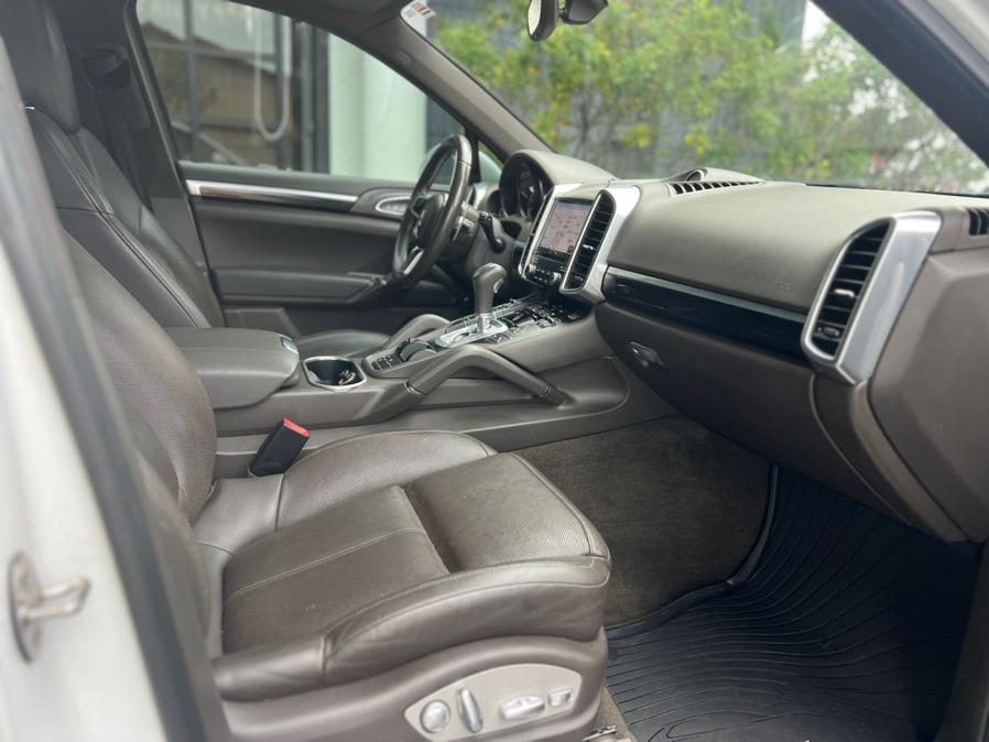 2017 Porsche Cayenne Platinum Edition AWD, available for sale in Hialeah, Florida | The Palm Motors LLC. Hialeah, Florida 2017 Porsche Cayenne Platinum Edition AWD, available for sale in Hialeah, Florida | The Palm Motors LLC. Hialeah, Florida