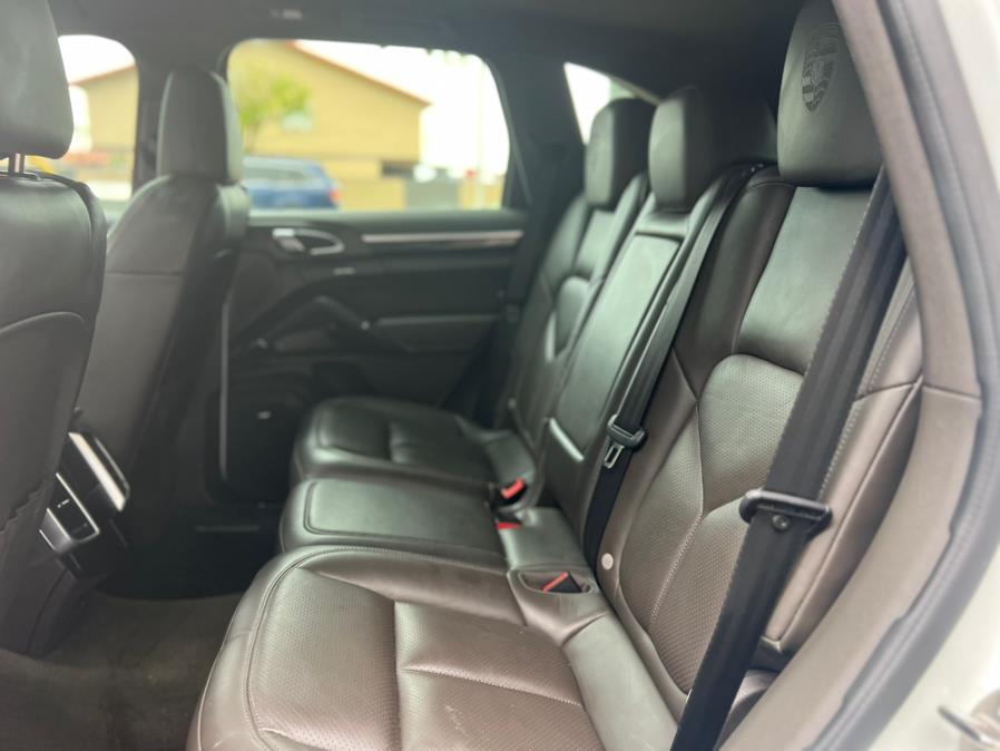 2017 Porsche Cayenne Platinum Edition AWD, available for sale in Hialeah, Florida | The Palm Motors LLC. Hialeah, Florida 2017 Porsche Cayenne Platinum Edition AWD, available for sale in Hialeah, Florida | The Palm Motors LLC. Hialeah, Florida