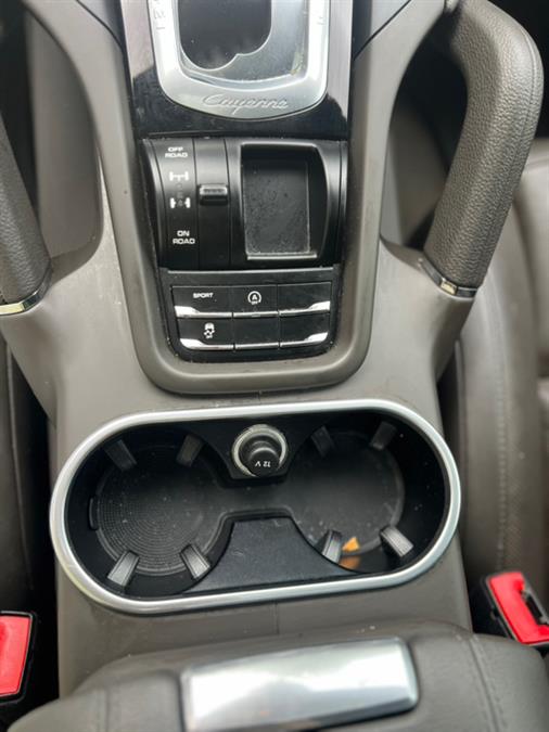 2017 Porsche Cayenne Platinum Edition AWD, available for sale in Hialeah, Florida | The Palm Motors LLC. Hialeah, Florida 2017 Porsche Cayenne Platinum Edition AWD, available for sale in Hialeah, Florida | The Palm Motors LLC. Hialeah, Florida