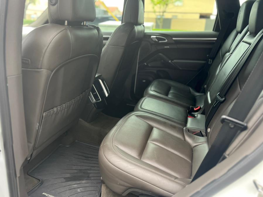2017 Porsche Cayenne Platinum Edition AWD, available for sale in Hialeah, Florida | The Palm Motors LLC. Hialeah, Florida 2017 Porsche Cayenne Platinum Edition AWD, available for sale in Hialeah, Florida | The Palm Motors LLC. Hialeah, Florida