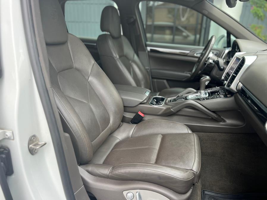 2017 Porsche Cayenne Platinum Edition AWD, available for sale in Hialeah, Florida | The Palm Motors LLC. Hialeah, Florida 2017 Porsche Cayenne Platinum Edition AWD, available for sale in Hialeah, Florida | The Palm Motors LLC. Hialeah, Florida