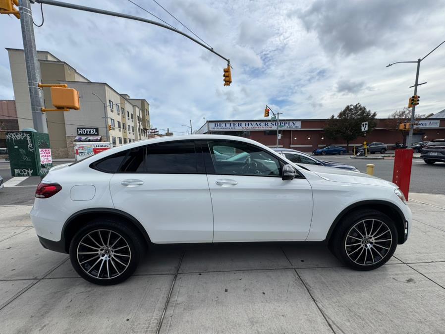 2022 Mercedes Benz GLC 300 4MATIC Coupe photo 4