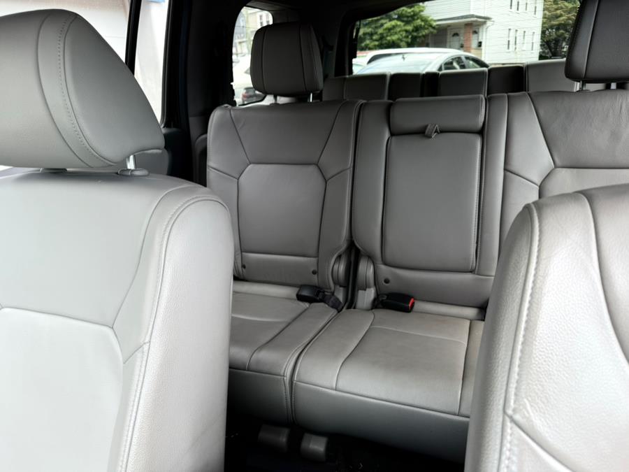 2013 Honda Pilot 4WD 4dr EX-L, available for sale in Bridgeport, Connecticut | CT Auto. Bridgeport, Connecticut 2013 Honda Pilot 4WD 4dr EX-L, available for sale in Bridgeport, Connecticut | CT Auto. Bridgeport, Connecticut