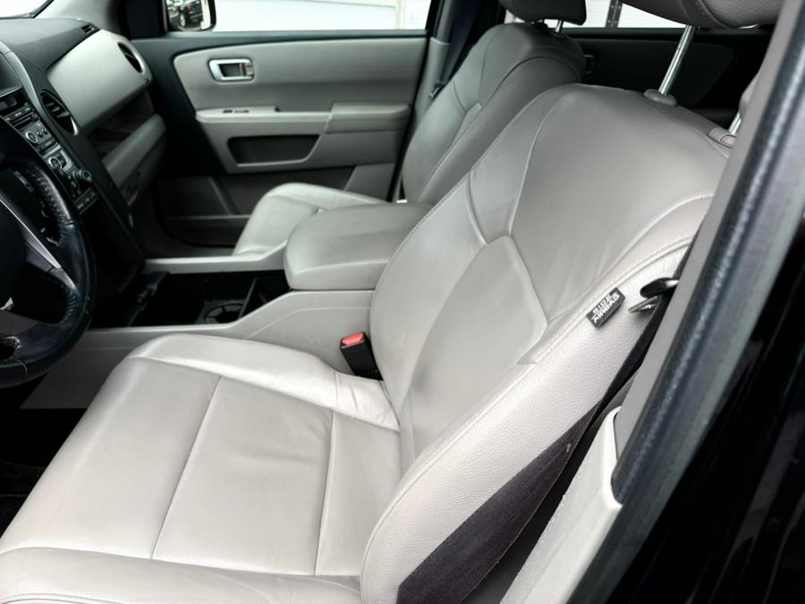 2013 Honda Pilot 4WD 4dr EX-L, available for sale in Bridgeport, Connecticut | CT Auto. Bridgeport, Connecticut 2013 Honda Pilot 4WD 4dr EX-L, available for sale in Bridgeport, Connecticut | CT Auto. Bridgeport, Connecticut