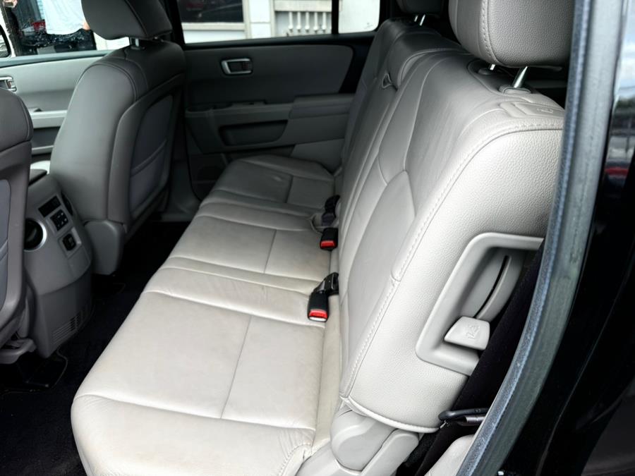2013 Honda Pilot 4WD 4dr EX-L, available for sale in Bridgeport, Connecticut | CT Auto. Bridgeport, Connecticut 2013 Honda Pilot 4WD 4dr EX-L, available for sale in Bridgeport, Connecticut | CT Auto. Bridgeport, Connecticut
